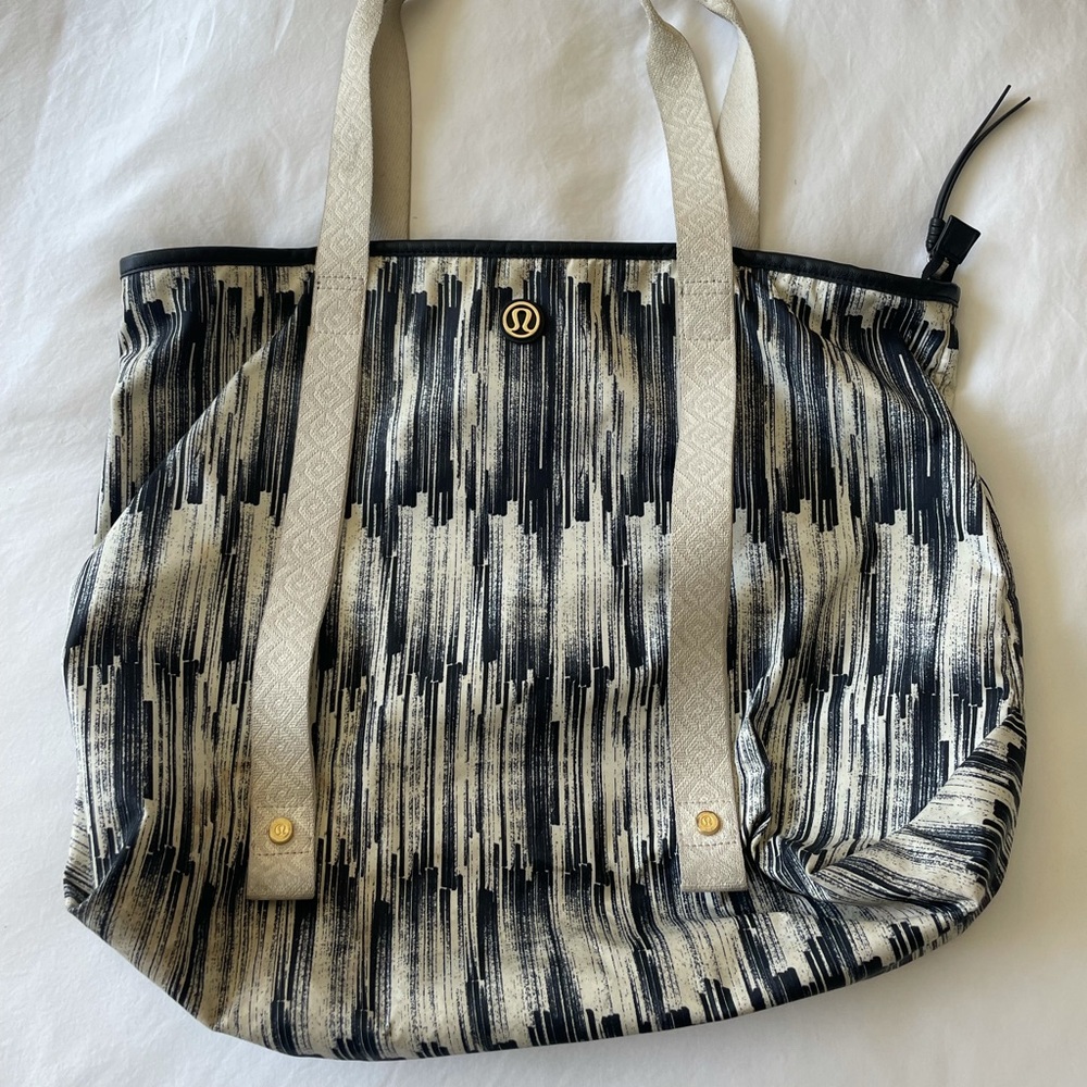 Lululemon Beach/Workout Tote